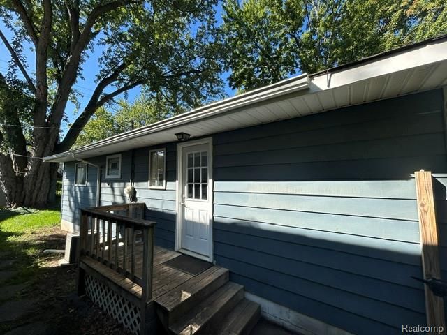 11511 Big Lake Road, Springfield Charter Township, MI 48350