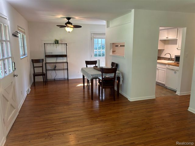 11511 Big Lake Road, Springfield Charter Township, MI 48350
