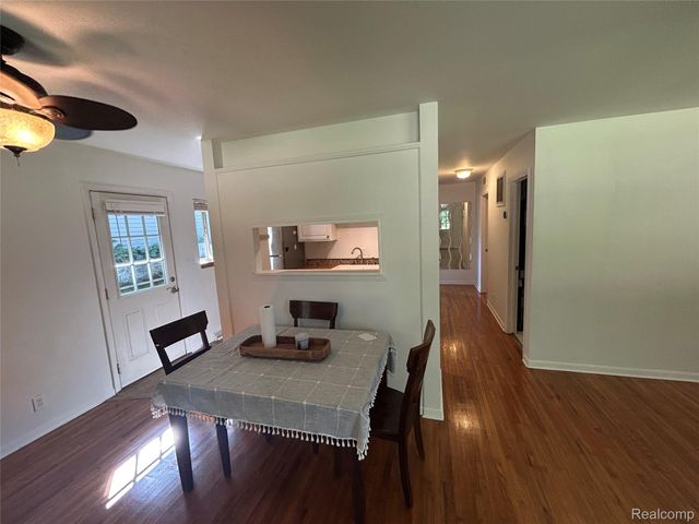 11511 Big Lake Road, Springfield Charter Township, MI 48350