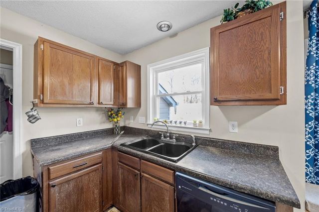 4202 Broadacres Drive, Greensboro, NC 27407