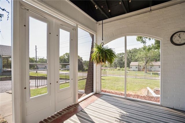 3210 Steele Road, Kansas City, KS 66106