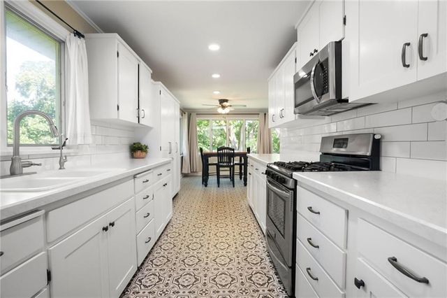 3210 Steele Road, Kansas City, KS 66106