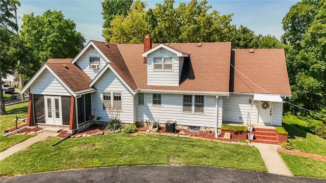 3210 Steele Road, Kansas City, KS 66106