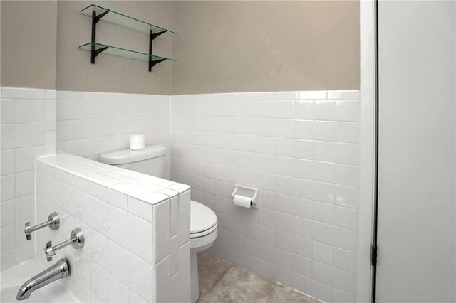 3210 Steele Road, Kansas City, KS 66106