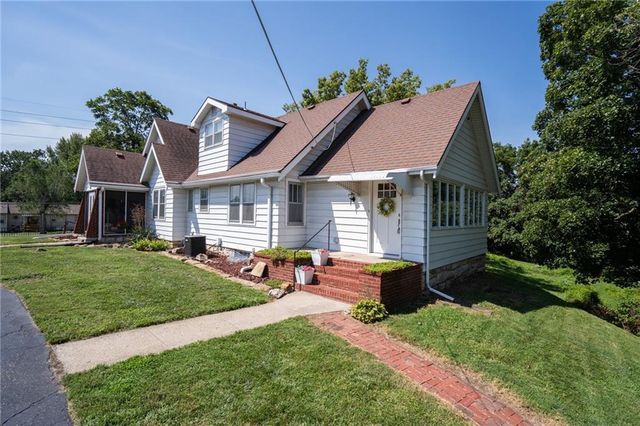 3210 Steele Road, Kansas City, KS 66106