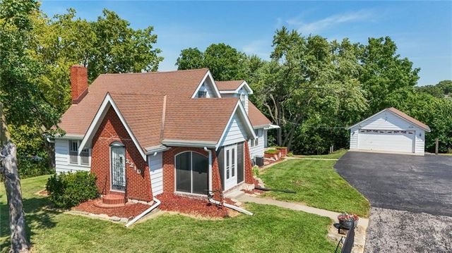 3210 Steele Road, Kansas City, KS 66106