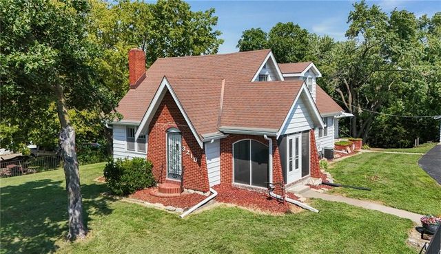 3210 Steele Road, Kansas City, KS 66106