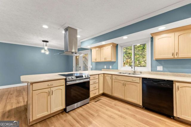 588 Estatohe Circle, Toccoa, GA 30577