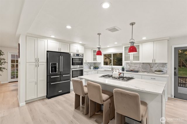 3737 230th Place SE, Sammamish, WA 98075