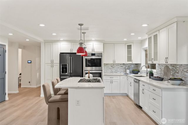 3737 230th Place SE, Sammamish, WA 98075