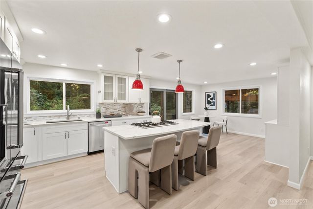 3737 230th Place SE, Sammamish, WA 98075