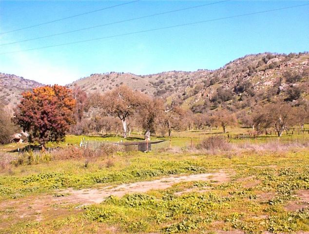37702 Squaw Valley Road, Yokuts Valley, CA 93675