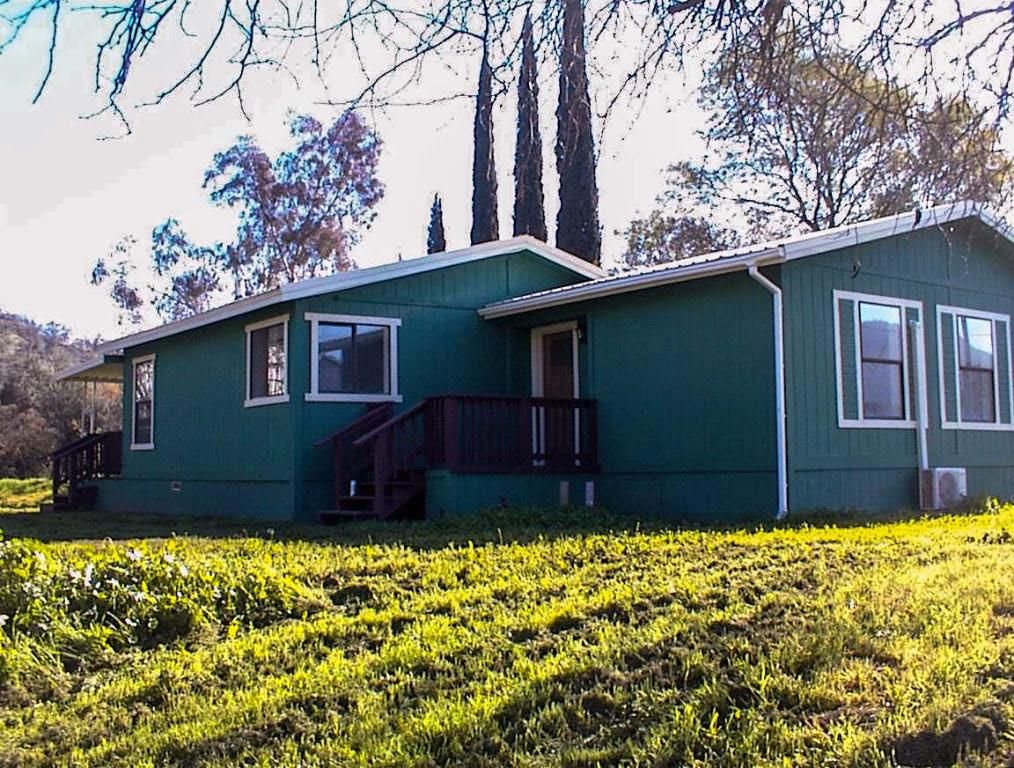 Image 3 of property listing at 37702 Squaw Valley Road, Yokuts Valley, CA 93675