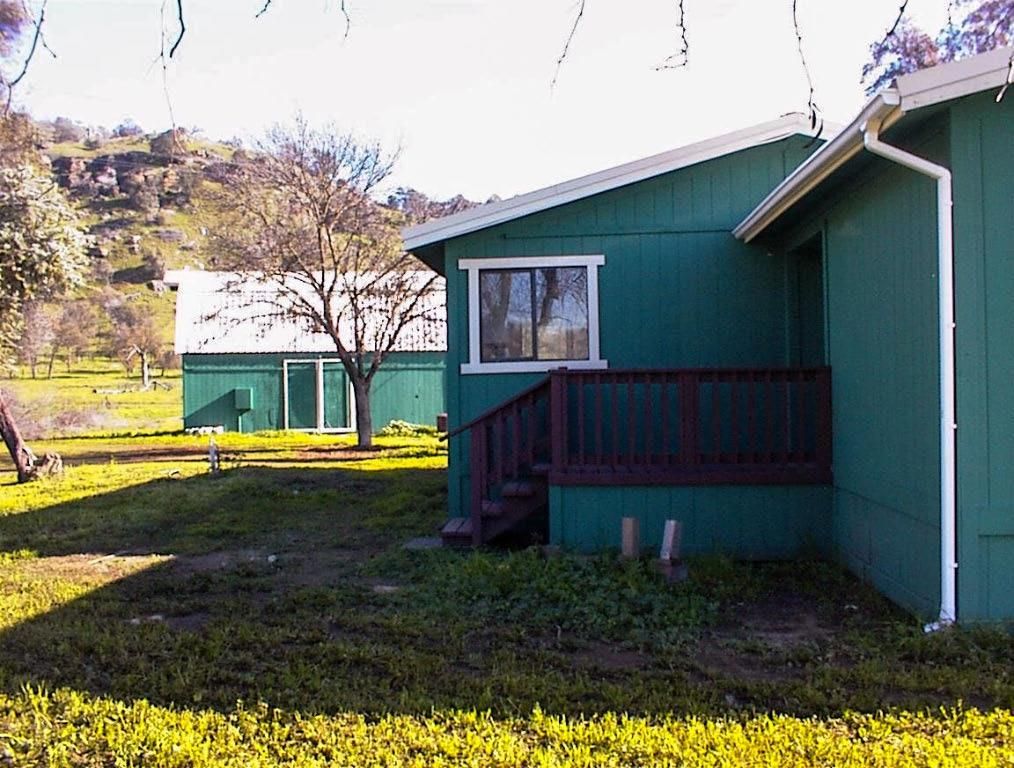 Image 4 of property listing at 37702 Squaw Valley Road, Yokuts Valley, CA 93675