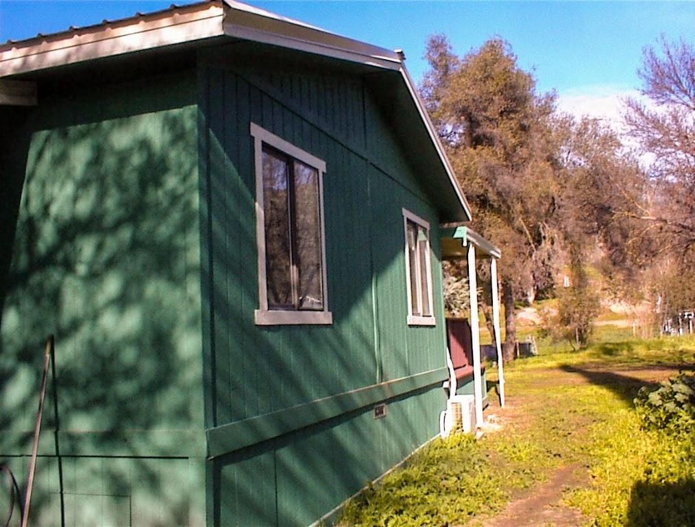 Image 6 of property listing at 37702 Squaw Valley Road, Yokuts Valley, CA 93675