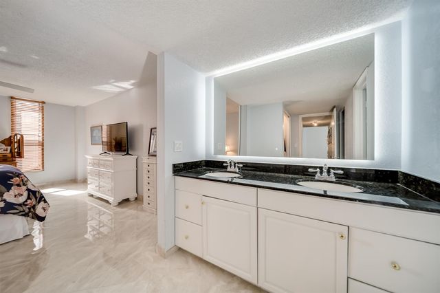 1000 S Ocean Boulevard 4D, Pompano Beach, FL 33062