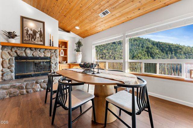 1144 Colonial Drive, Grants Pass, OR 97526