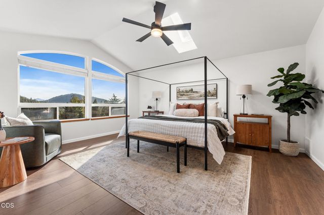 1144 Colonial Drive, Grants Pass, OR 97526