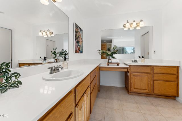 1144 Colonial Drive, Grants Pass, OR 97526