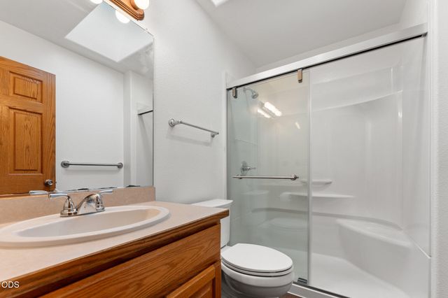 1144 Colonial Drive, Grants Pass, OR 97526