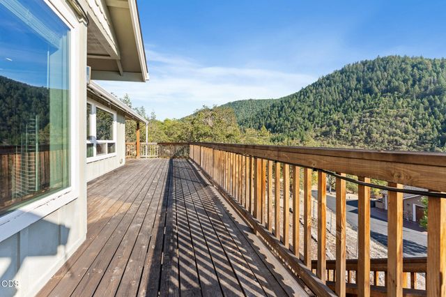 1144 Colonial Drive, Grants Pass, OR 97526