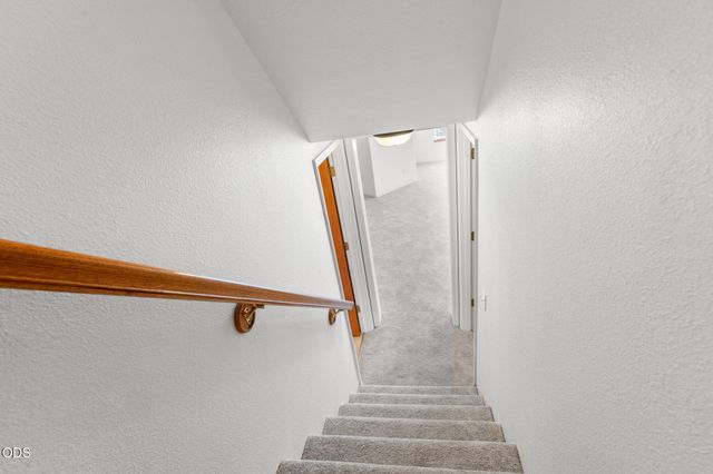 1144 Colonial Drive, Grants Pass, OR 97526