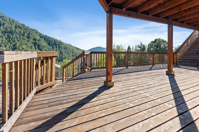 1144 Colonial Drive, Grants Pass, OR 97526