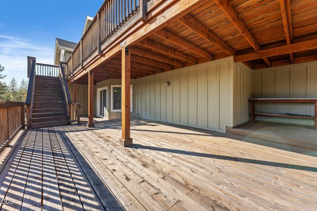 1144 Colonial Drive, Grants Pass, OR 97526