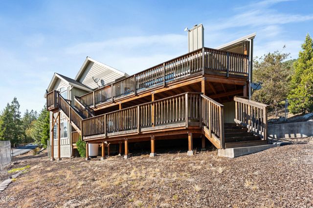 1144 Colonial Drive, Grants Pass, OR 97526