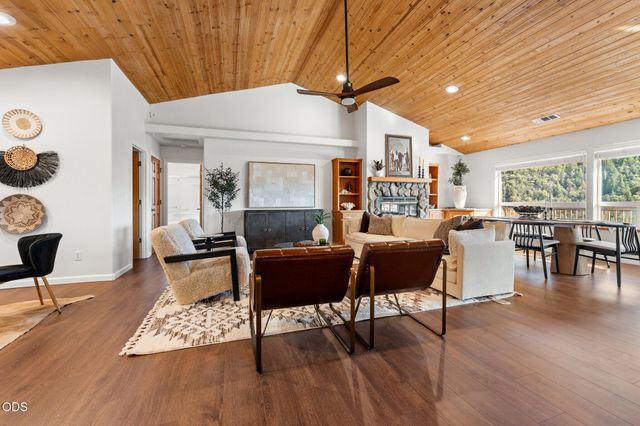 1144 Colonial Drive, Grants Pass, OR 97526