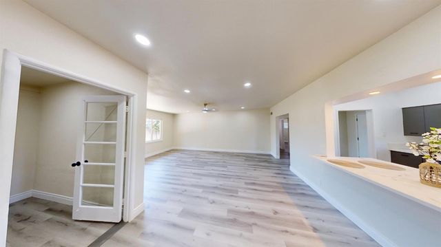 3015 N Adoline Avenue, Fresno, CA 93705