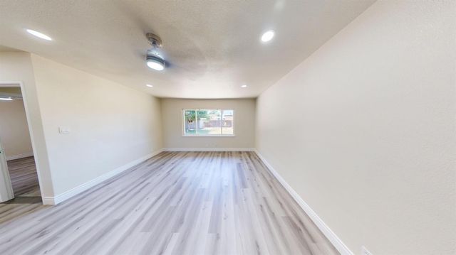 3015 N Adoline Avenue, Fresno, CA 93705
