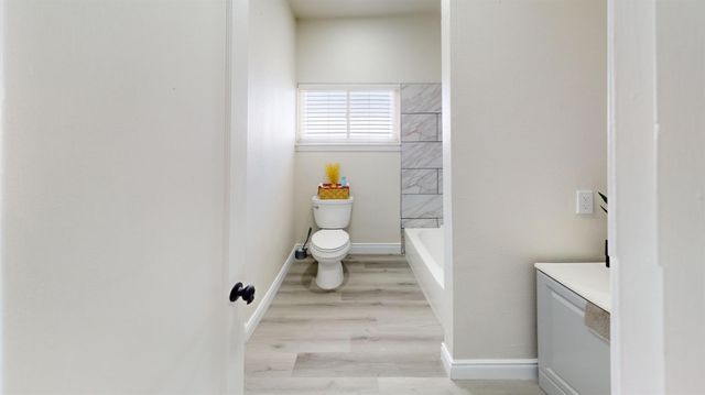 3015 N Adoline Avenue, Fresno, CA 93705