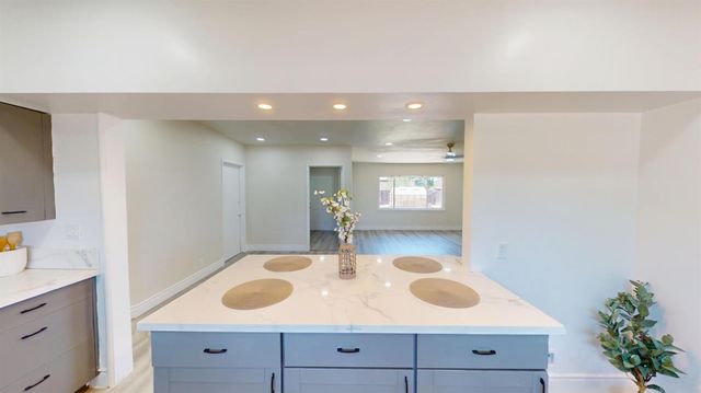 3015 N Adoline Avenue, Fresno, CA 93705