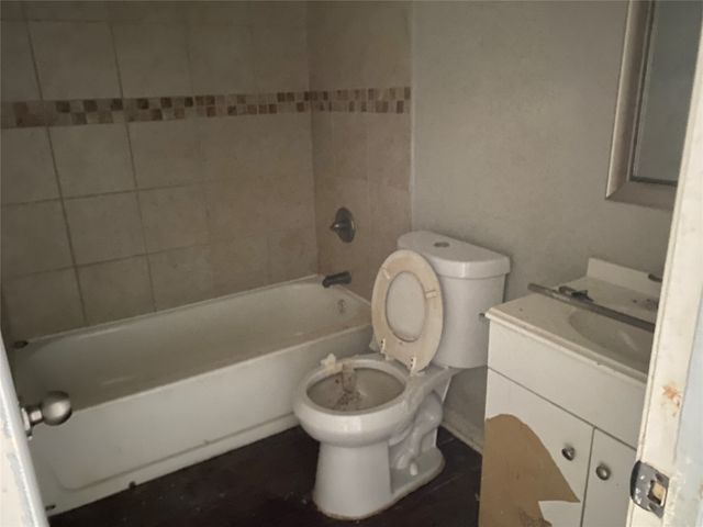 4140 Wilshire Boulevard, Dallas, TX 75241