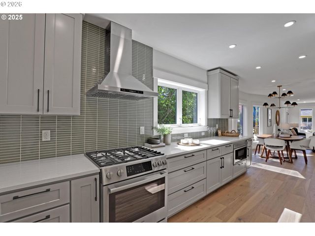 4750 N KERBY Ave, Portland, OR 97217