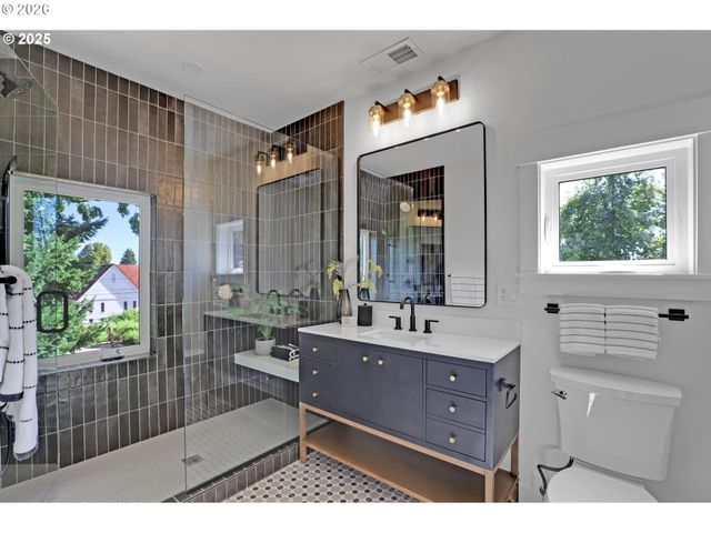 4750 N KERBY Ave, Portland, OR 97217