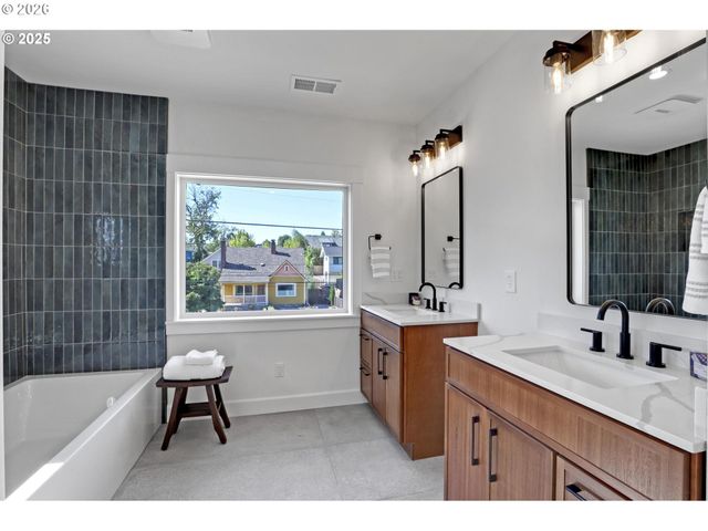 4750 N KERBY Ave, Portland, OR 97217
