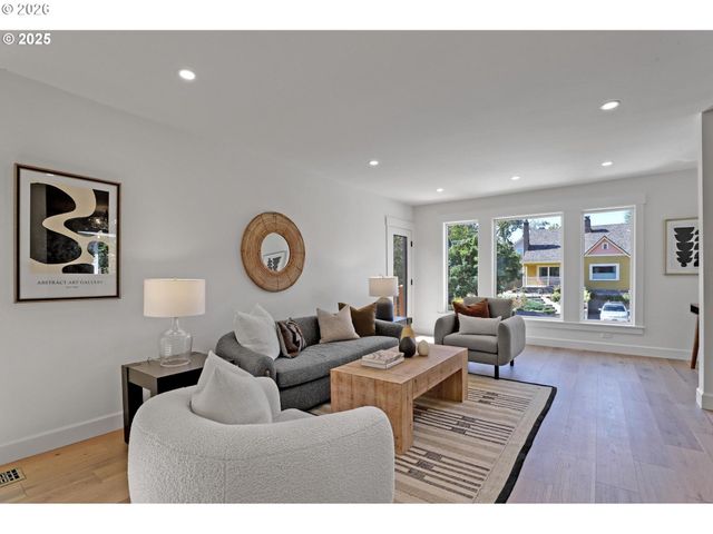 4750 N KERBY Ave, Portland, OR 97217