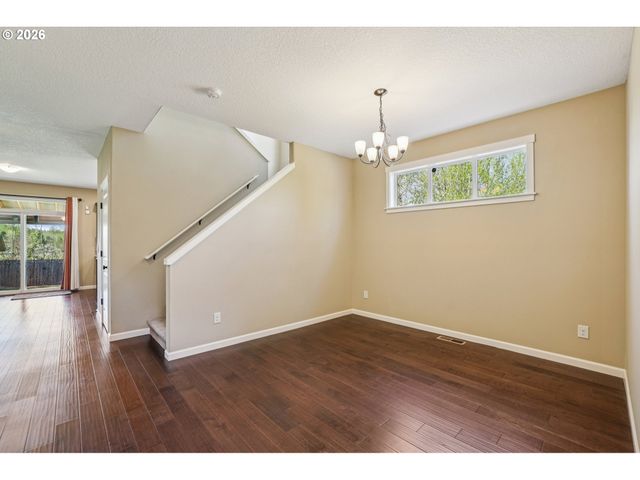 2117 Se COCHRAN Dr, Gresham, OR 97080