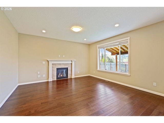 2117 Se COCHRAN Dr, Gresham, OR 97080