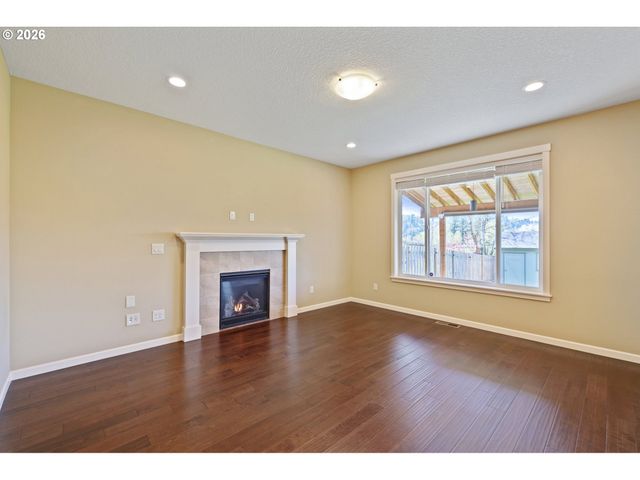 2117 Se COCHRAN Dr, Gresham, OR 97080