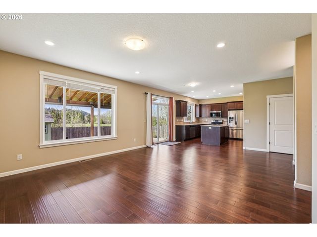 2117 Se COCHRAN Dr, Gresham, OR 97080