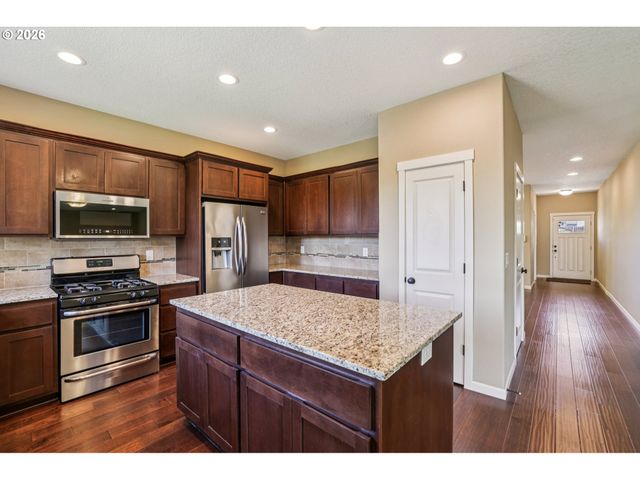 2117 Se COCHRAN Dr, Gresham, OR 97080