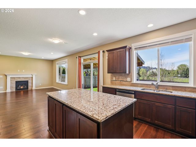 2117 Se COCHRAN Dr, Gresham, OR 97080