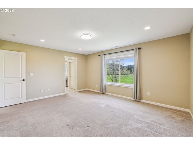 2117 Se COCHRAN Dr, Gresham, OR 97080