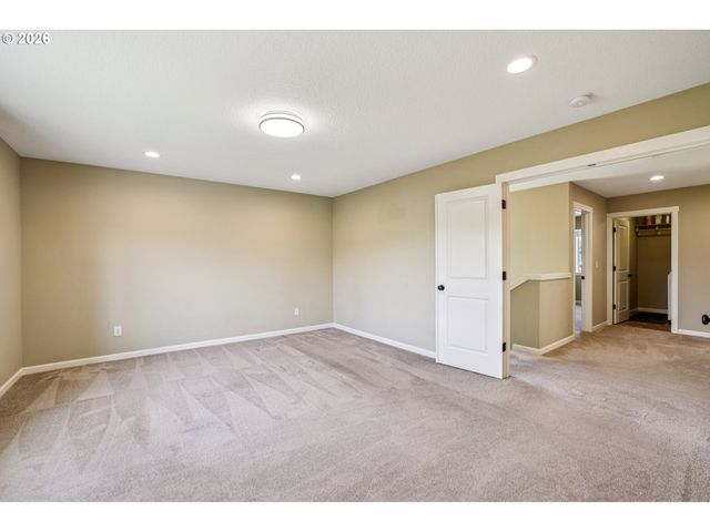 2117 Se COCHRAN Dr, Gresham, OR 97080