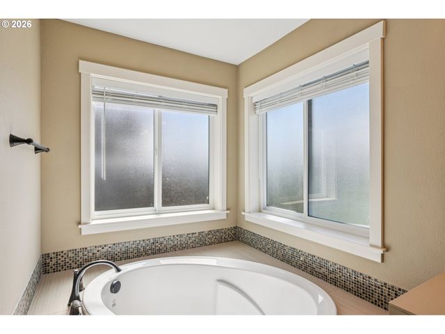 2117 Se COCHRAN Dr, Gresham, OR 97080