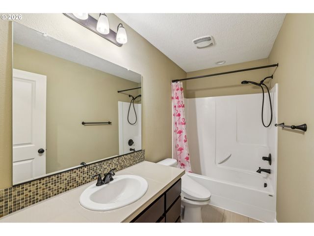 2117 Se COCHRAN Dr, Gresham, OR 97080