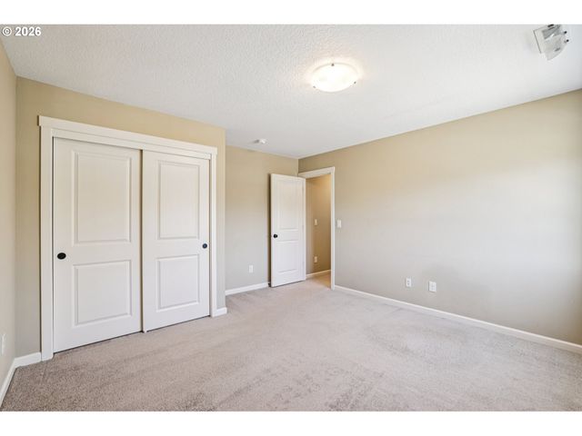 2117 Se COCHRAN Dr, Gresham, OR 97080